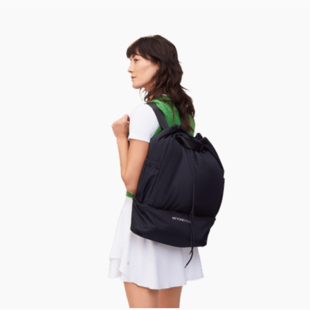 NWT Beyond Yoga Convertible Gym Bag / Backpack - Black